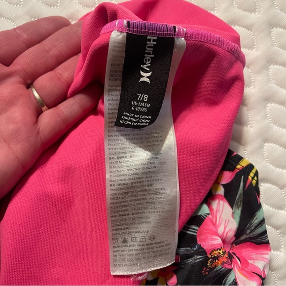 Hurley Girls' One-Piece Swimsuit black (hyper pink) - Picture 3 of 8